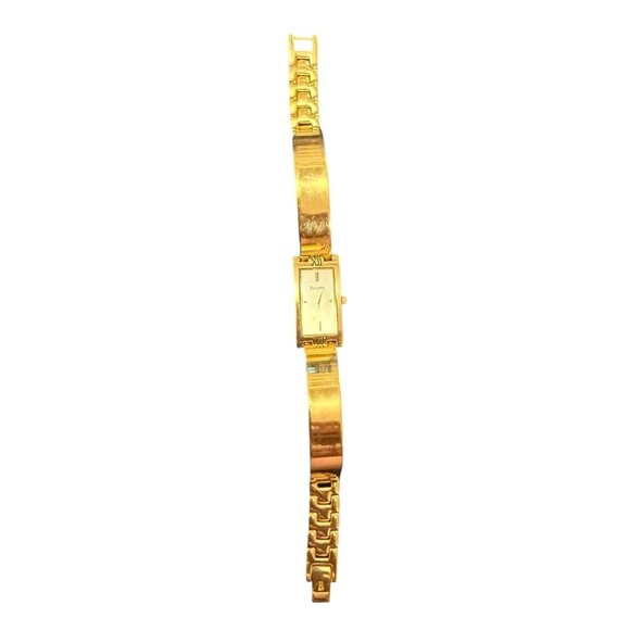 Bulova Ladies Gold Tone Tank With Gold Tone Bracelet Hong Kong C976565 - Picture 1 of 7
